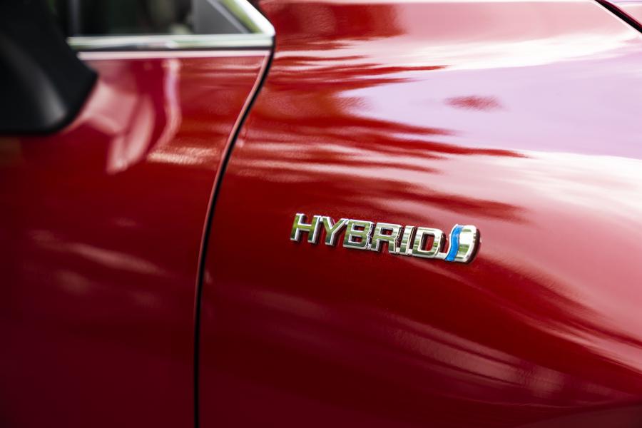 Логотип Toyota Venza Hybrid LE 2020 года  (фото 31 из 40)